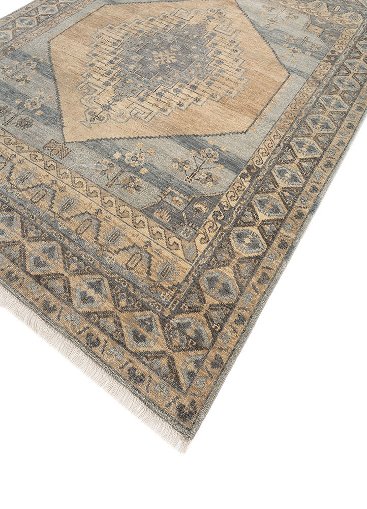 savana grey and black wool hand knotted Rug - FoldShot savana grey and black wool hand knotted Rug - FoldShot