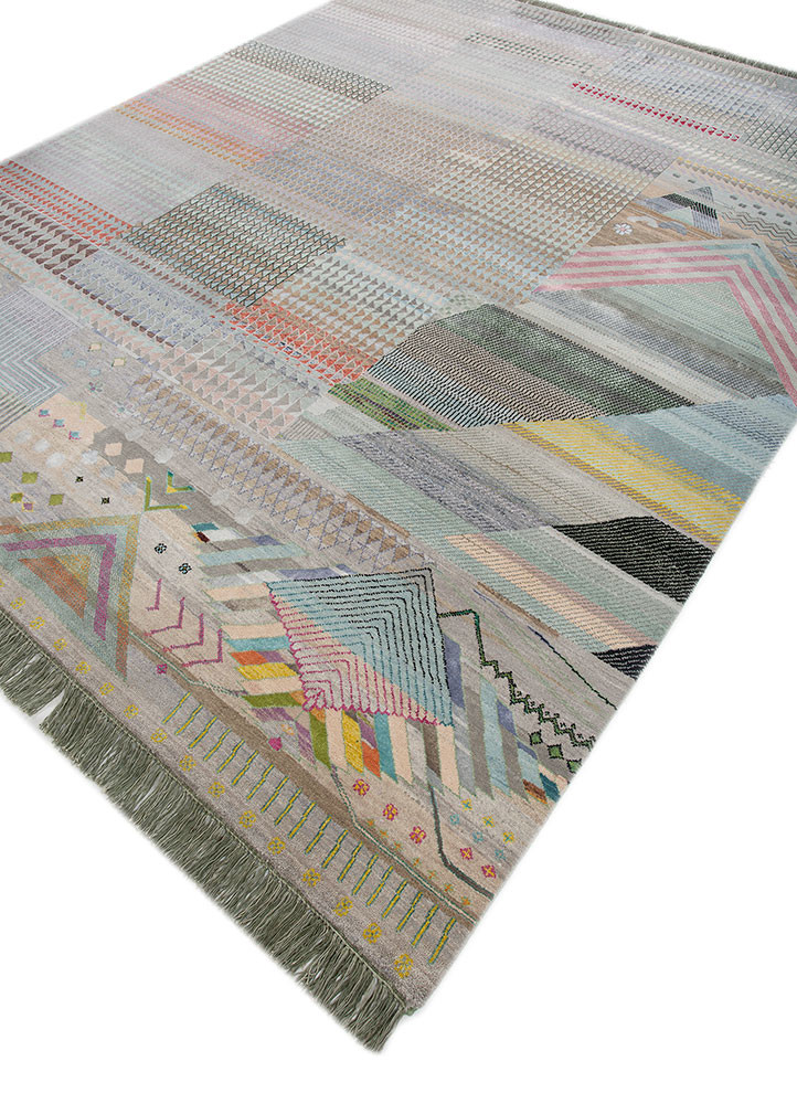 manchaha ivory wool and bamboo silk hand knotted Rug - FoldShot manchaha ivory wool and bamboo silk hand knotted Rug - FoldShot