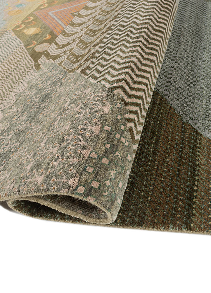 manchaha ivory wool and bamboo silk hand knotted Rug - FoldShot manchaha ivory wool and bamboo silk hand knotted Rug - FoldShot