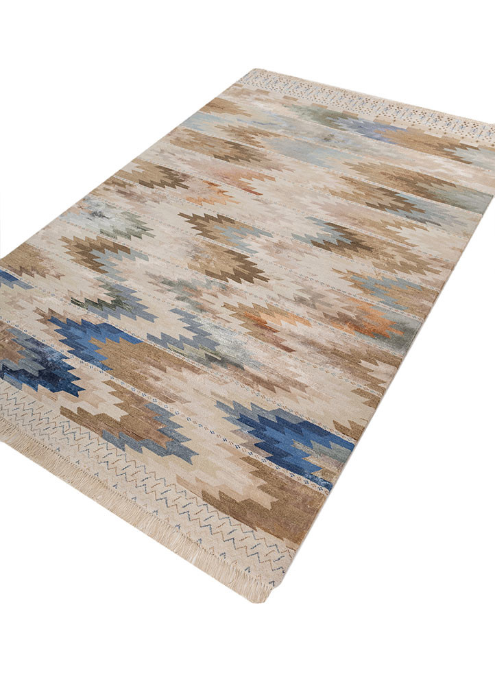 manchaha ivory wool and bamboo silk hand knotted Rug - FoldShot manchaha ivory wool and bamboo silk hand knotted Rug - FoldShot