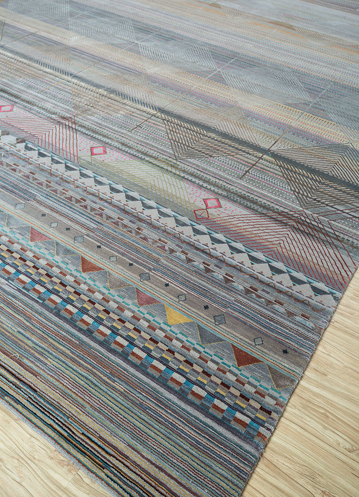 freedom manchaha grey and black wool and bamboo silk hand knotted Rug - FoldShot
