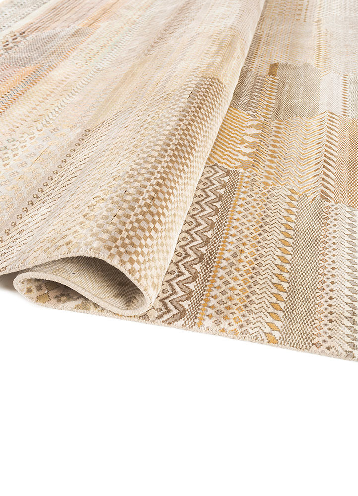 manchaha ivory silk hand knotted Rug - FoldShot manchaha ivory silk hand knotted Rug - FoldShot