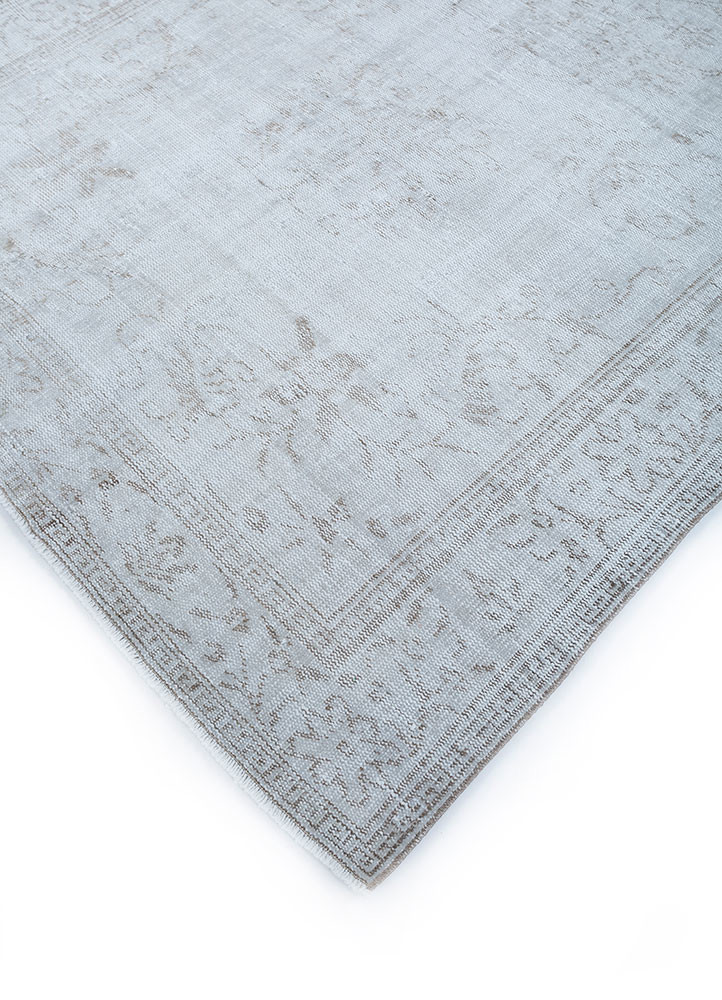 vintage ivory wool hand knotted Rug - FoldShot