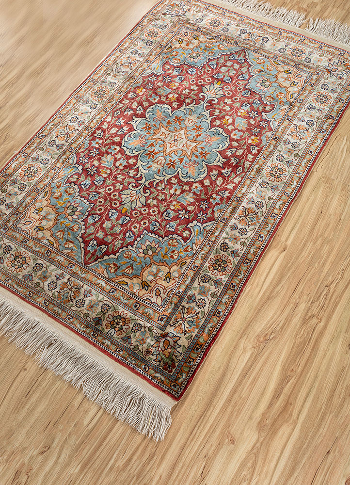 gulmarg red and orange silk hand knotted Rug - FoldShot