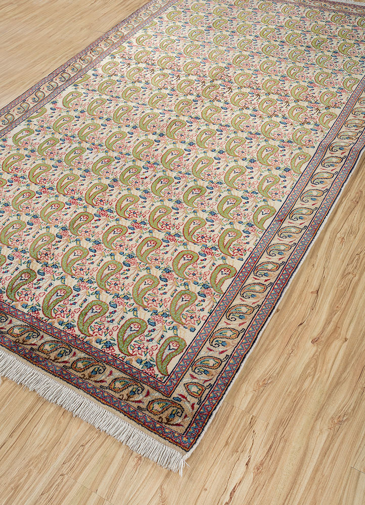 aalam gold wool hand knotted Rug - FoldShot