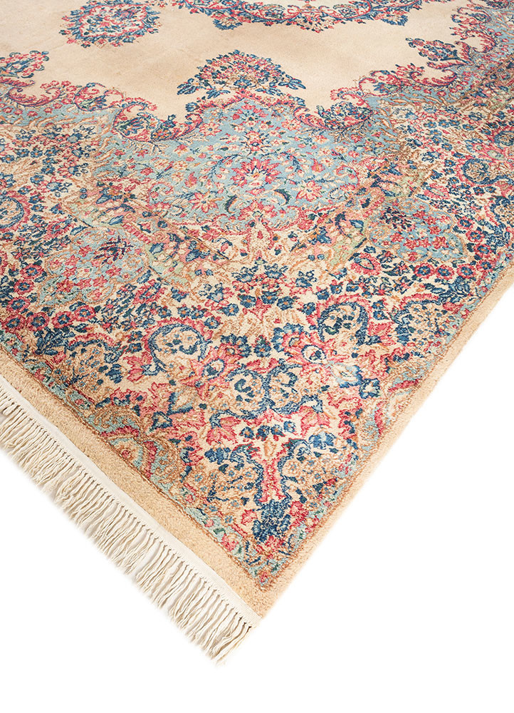 aalam gold wool hand knotted Rug - FoldShot