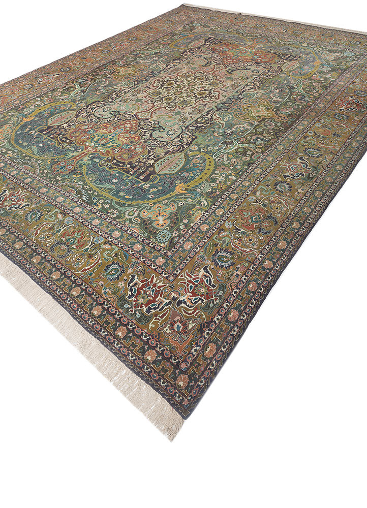 aalam green wool hand knotted Rug - FoldShot aalam green wool hand knotted Rug - FoldShot