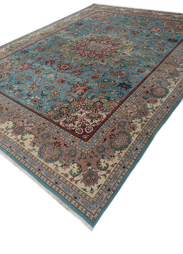 aalam green wool hand knotted Rug - FoldShot