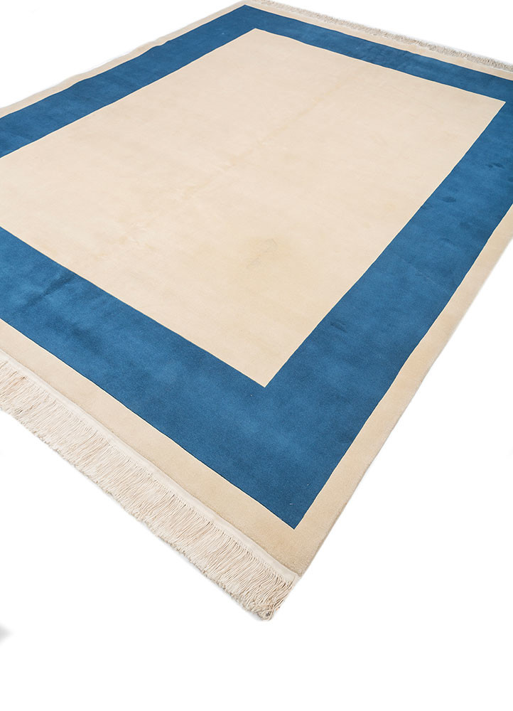 aalam ivory wool hand knotted Rug - FoldShot
