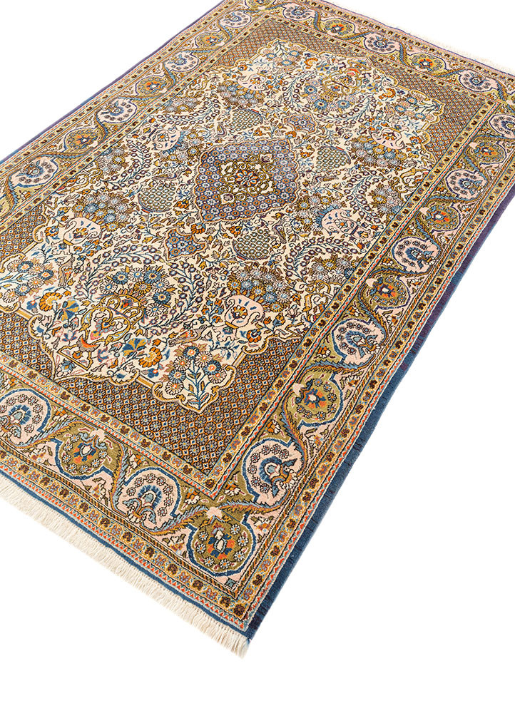 aalam ivory wool hand knotted Rug - FoldShot