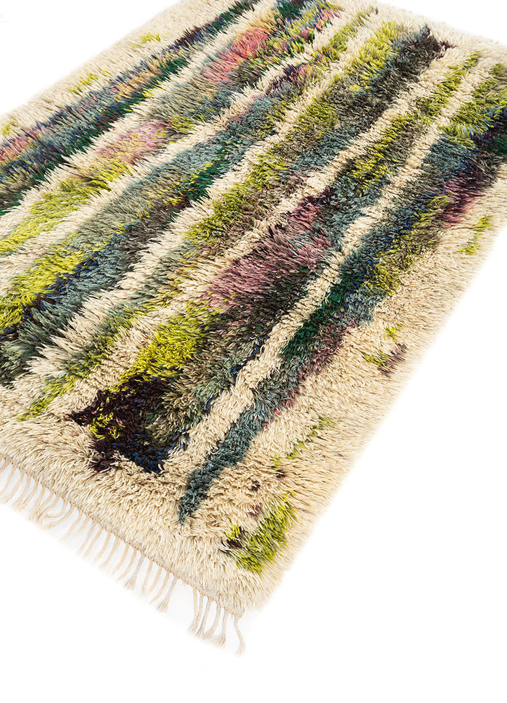 zuri green wool hand knotted Rug - FoldShot zuri green wool hand knotted Rug - FoldShot