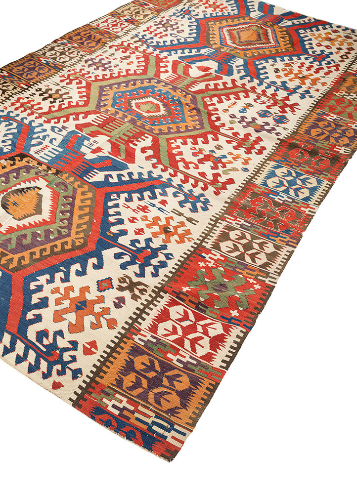 nayaab ivory wool flat weaves Rug - FoldShot nayaab ivory wool flat weaves Rug - FoldShot