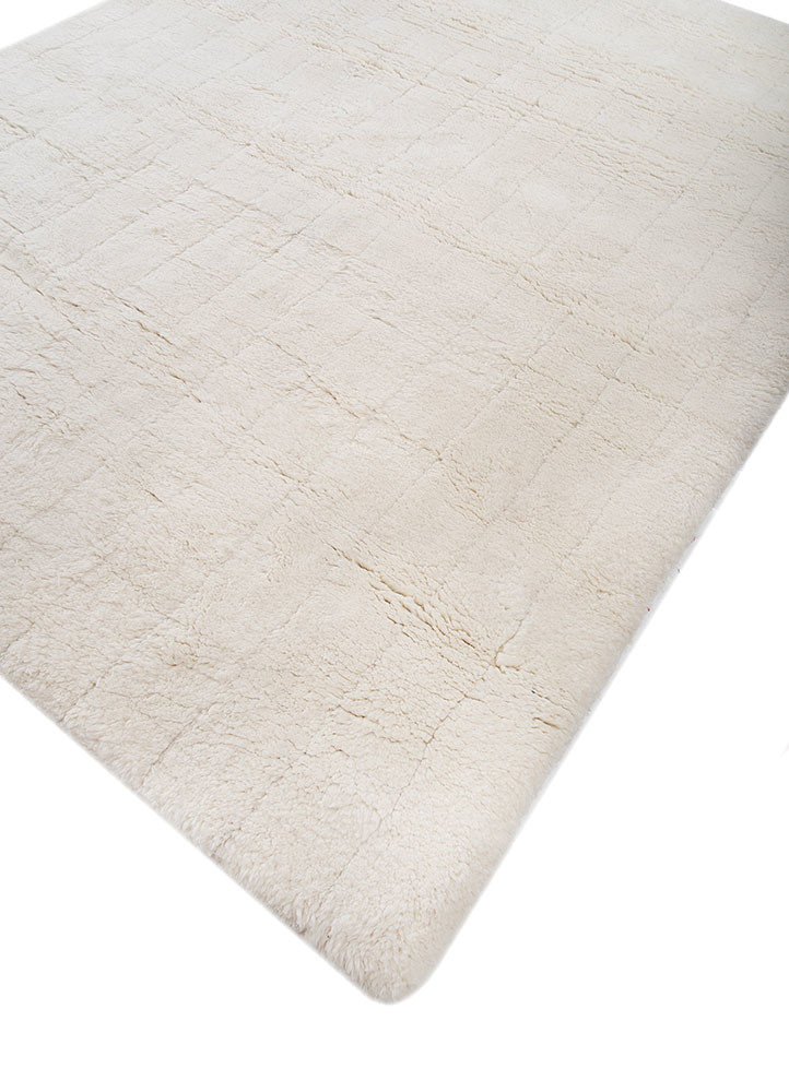 zuri ivory wool hand knotted Rug - FoldShot zuri ivory wool hand knotted Rug - FoldShot