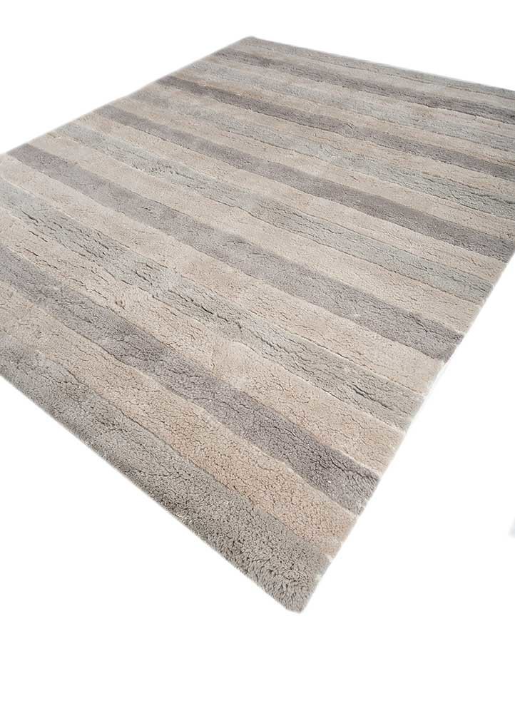 zuri ivory wool hand knotted Rug - FoldShot zuri ivory wool hand knotted Rug - FoldShot