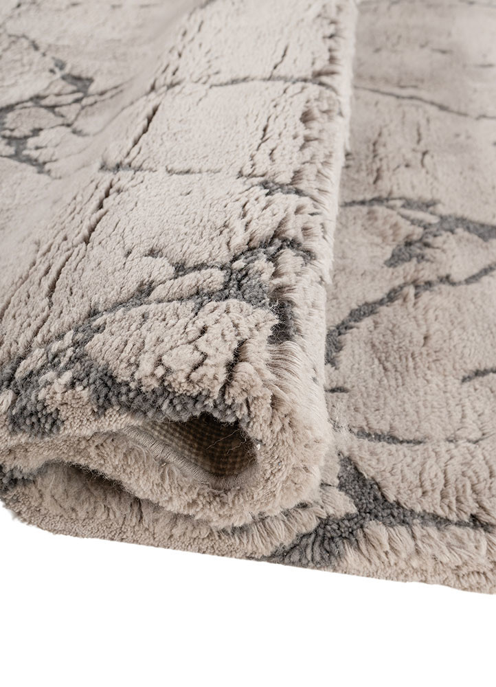 manifest grey and black wool hand knotted Rug - FoldShot
