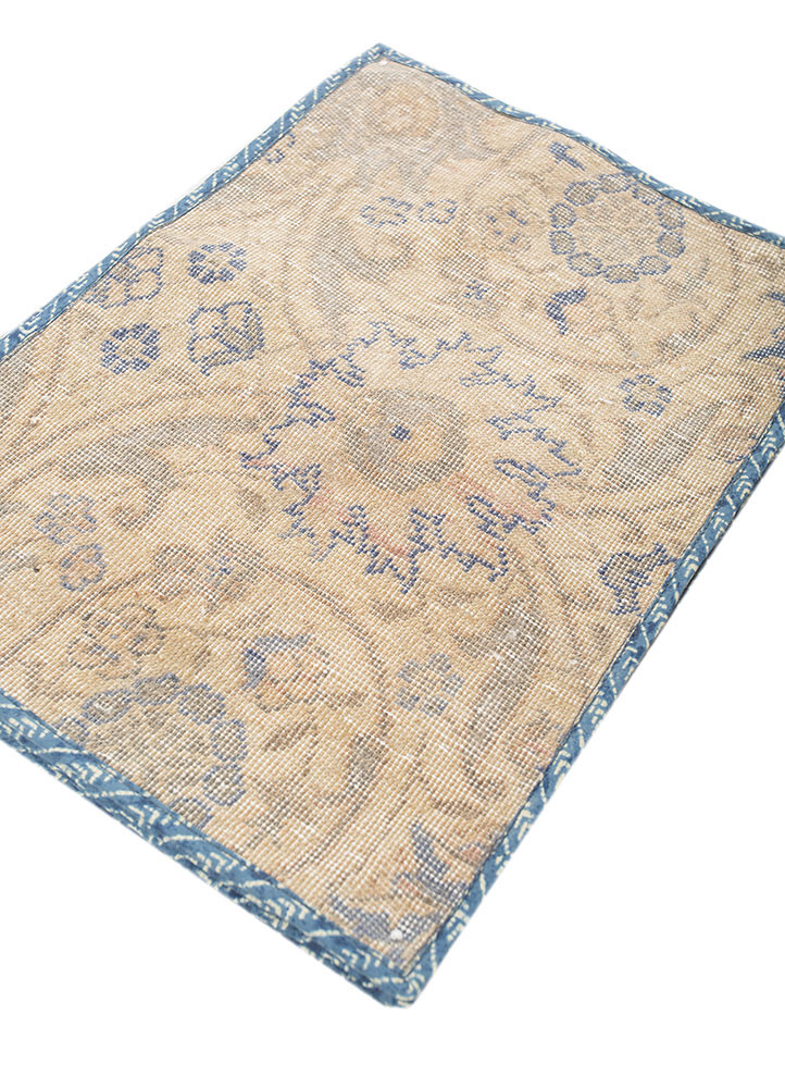 table mats gold wool hand knotted Accessorie - FoldShot table mats gold wool hand knotted Accessorie - FoldShot