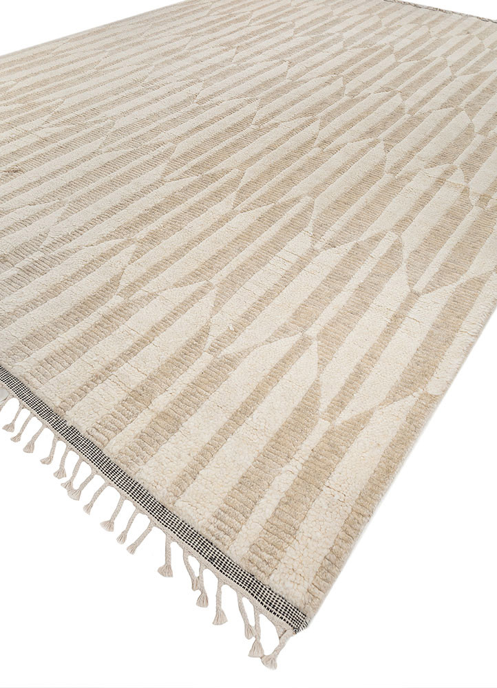 aprezo ivory wool hand knotted Rug - FoldShot aprezo ivory wool hand knotted Rug - FoldShot