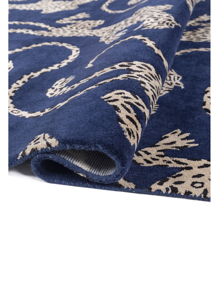 aprezo blue wool and viscose hand tufted Rug - FoldShot aprezo blue wool and viscose hand tufted Rug - FoldShot