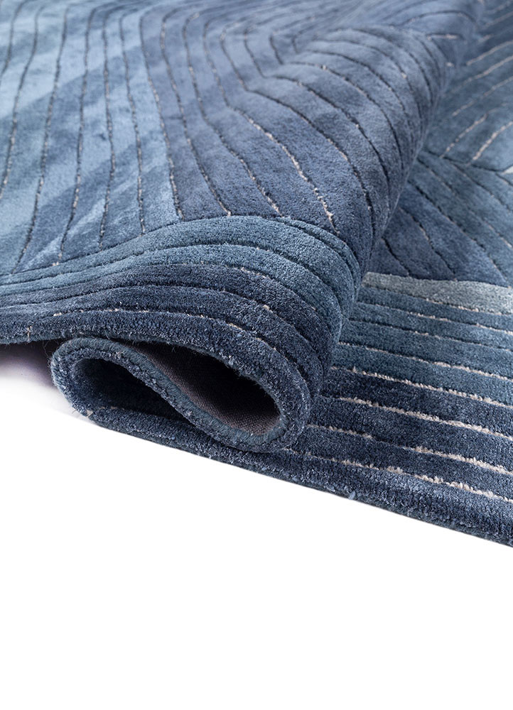lucid blue wool and viscose hand tufted Rug - FoldShot
