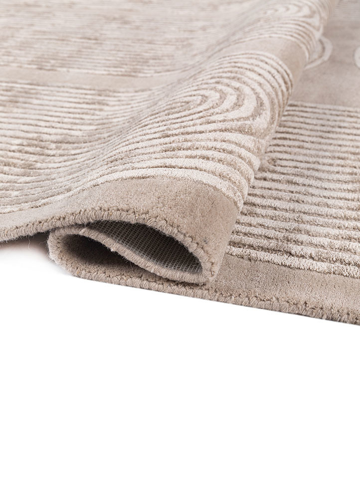 caliedo ivory wool and viscose hand tufted Rug - FoldShot caliedo ivory wool and viscose hand tufted Rug - FoldShot