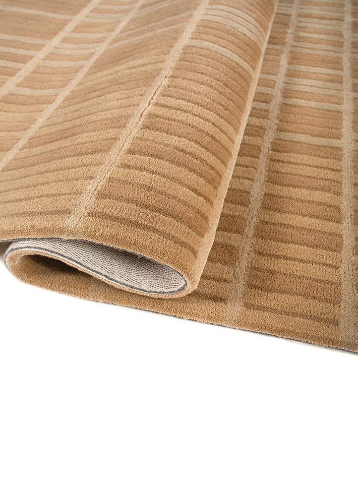 aprezo beige and brown wool hand tufted Rug - FoldShot aprezo beige and brown wool hand tufted Rug - FoldShot