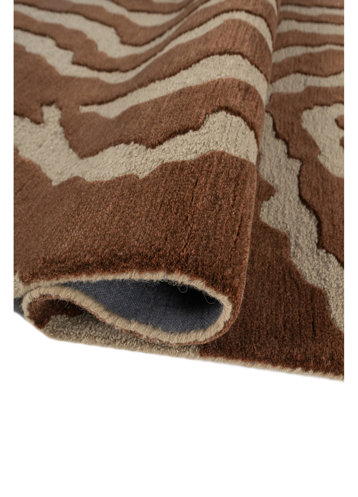 linear ivory wool and viscose hand tufted Rug - FoldShot