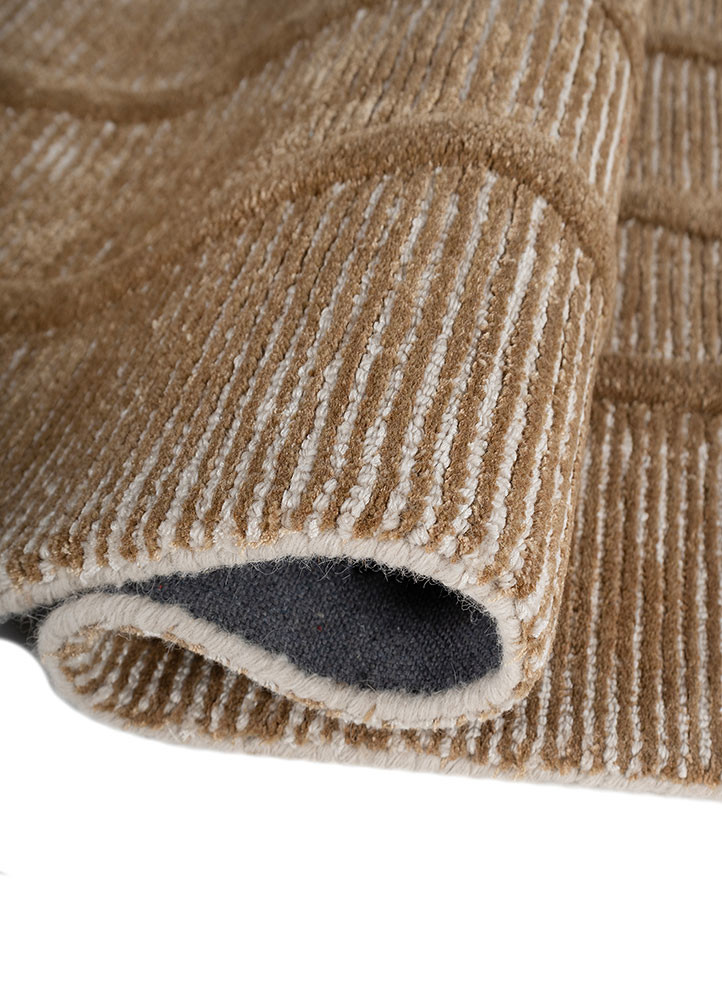 pathways ivory wool and viscose hand tufted Rug - FoldShot