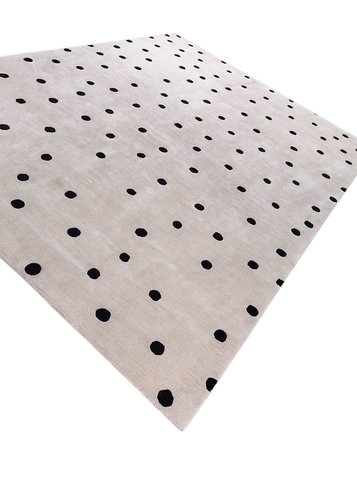 aprezo ivory wool and viscose hand tufted Rug - FoldShot