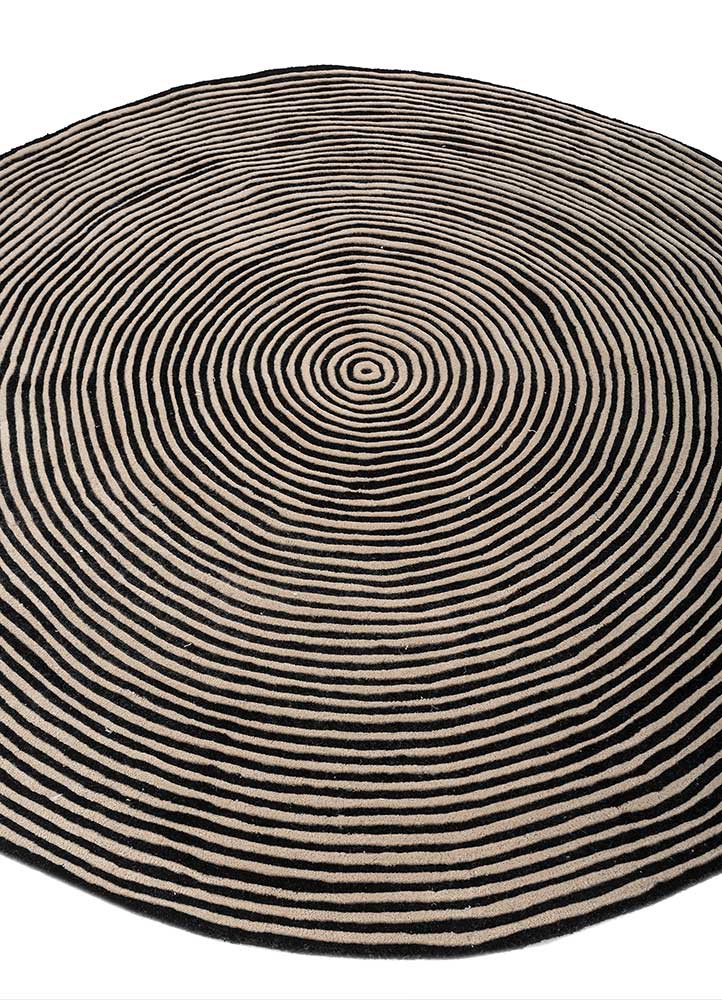 aprezo grey and black wool hand tufted Rug - FoldShot aprezo grey and black wool hand tufted Rug - FoldShot