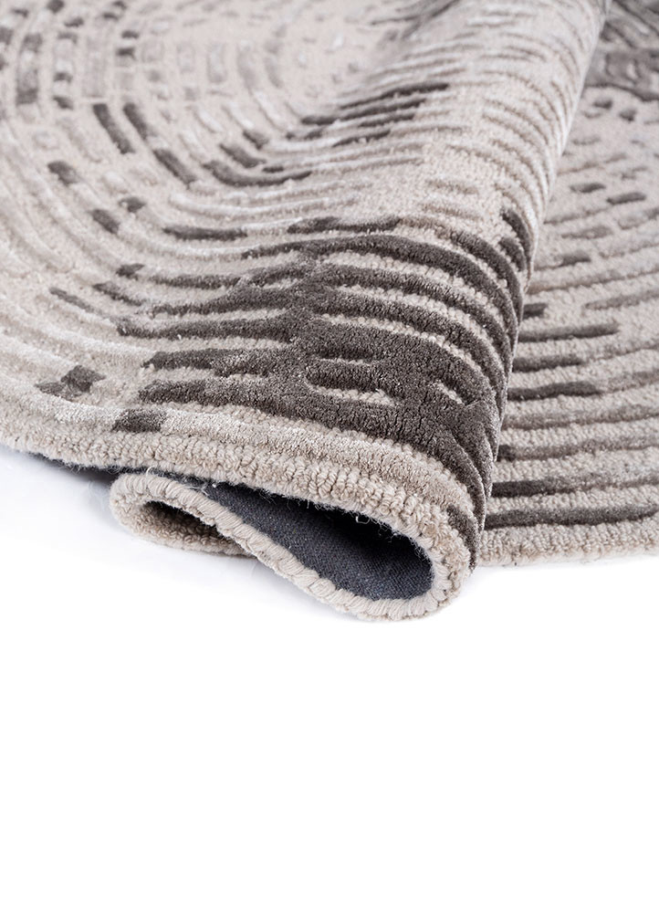aprezo ivory wool and viscose hand tufted Rug - FoldShot