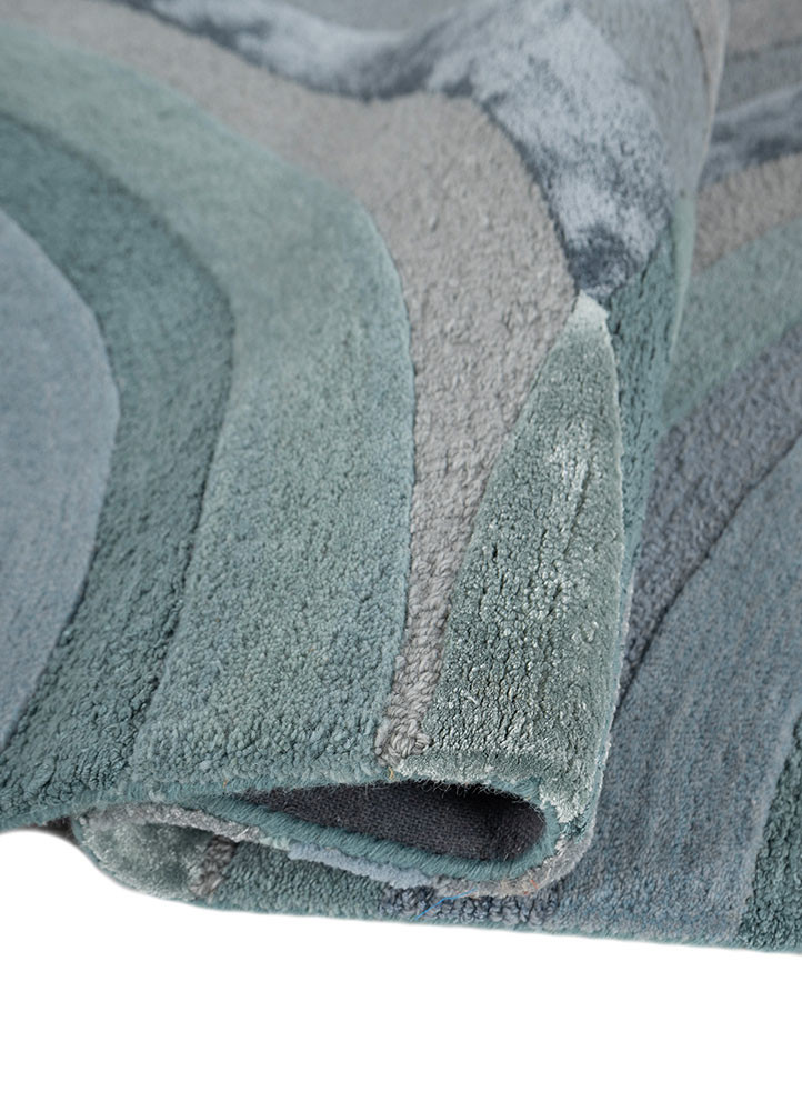 linear blue wool and viscose hand tufted Rug - FoldShot