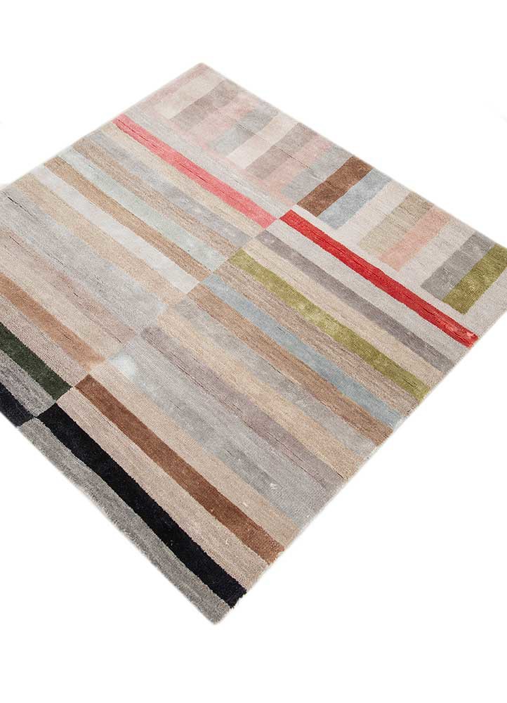 aprezo grey and black wool and bamboo silk hand knotted Rug - FoldShot