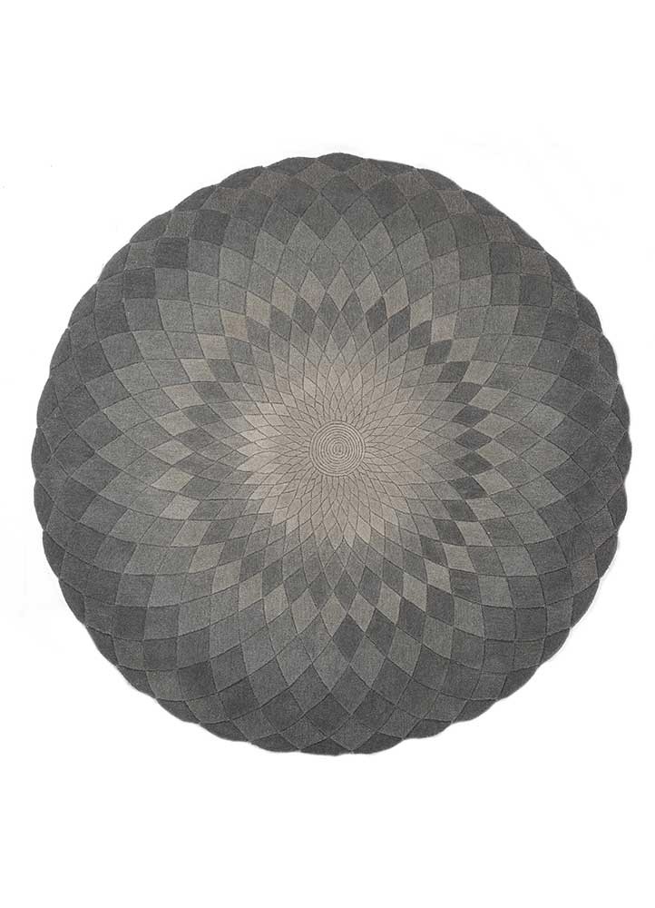 chroma grey and black wool hand tufted Rug - HeadShot chroma grey and black wool hand tufted Rug - HeadShot