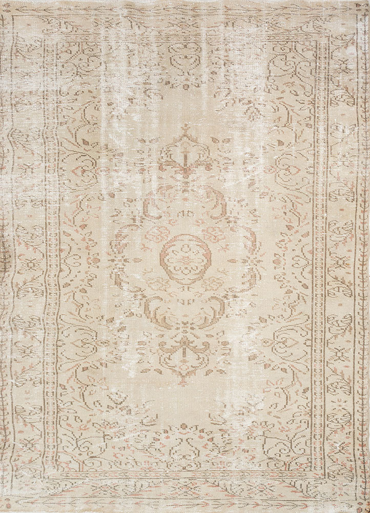 vintage ivory wool hand knotted Rug - HeadShot