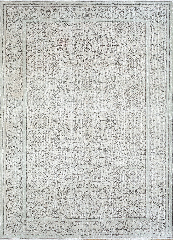 vintage green wool hand knotted Rug - HeadShot vintage green wool hand knotted Rug - HeadShot
