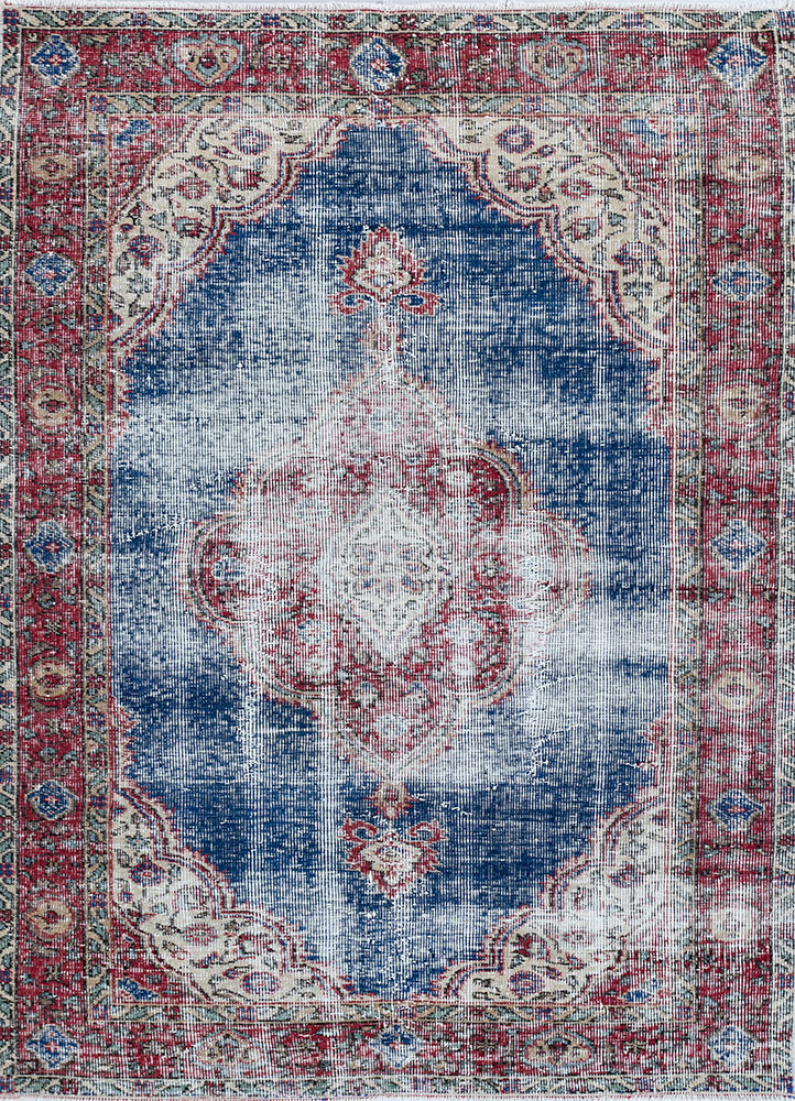 vintage blue wool hand knotted Rug - HeadShot