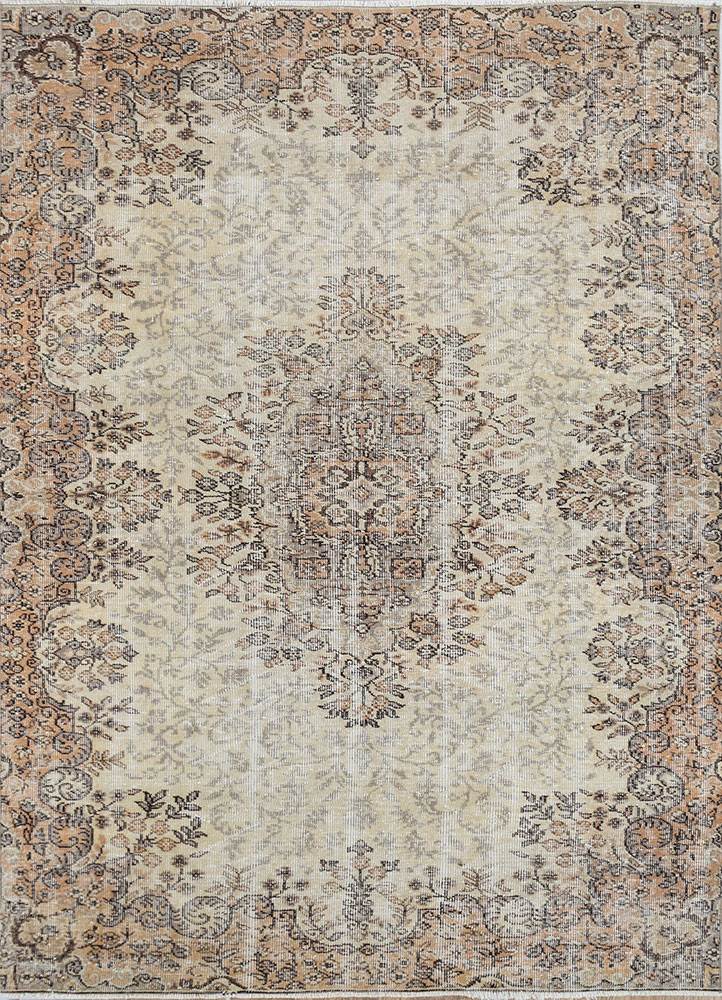 vintage gold wool hand knotted Rug - HeadShot vintage gold wool hand knotted Rug - HeadShot