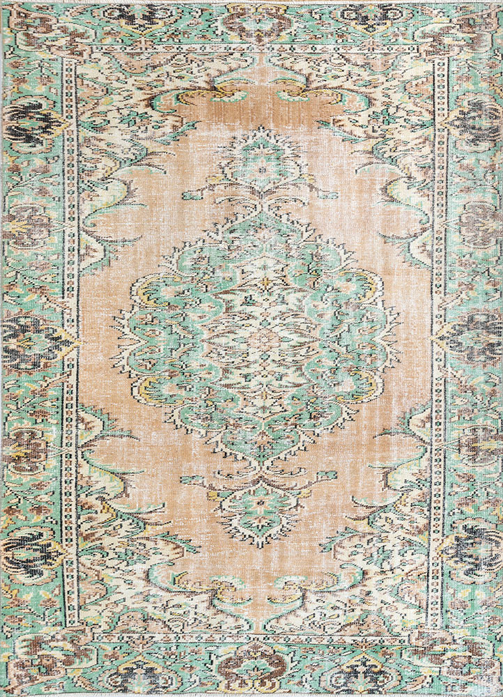 vintage green wool hand knotted Rug - HeadShot vintage green wool hand knotted Rug - HeadShot