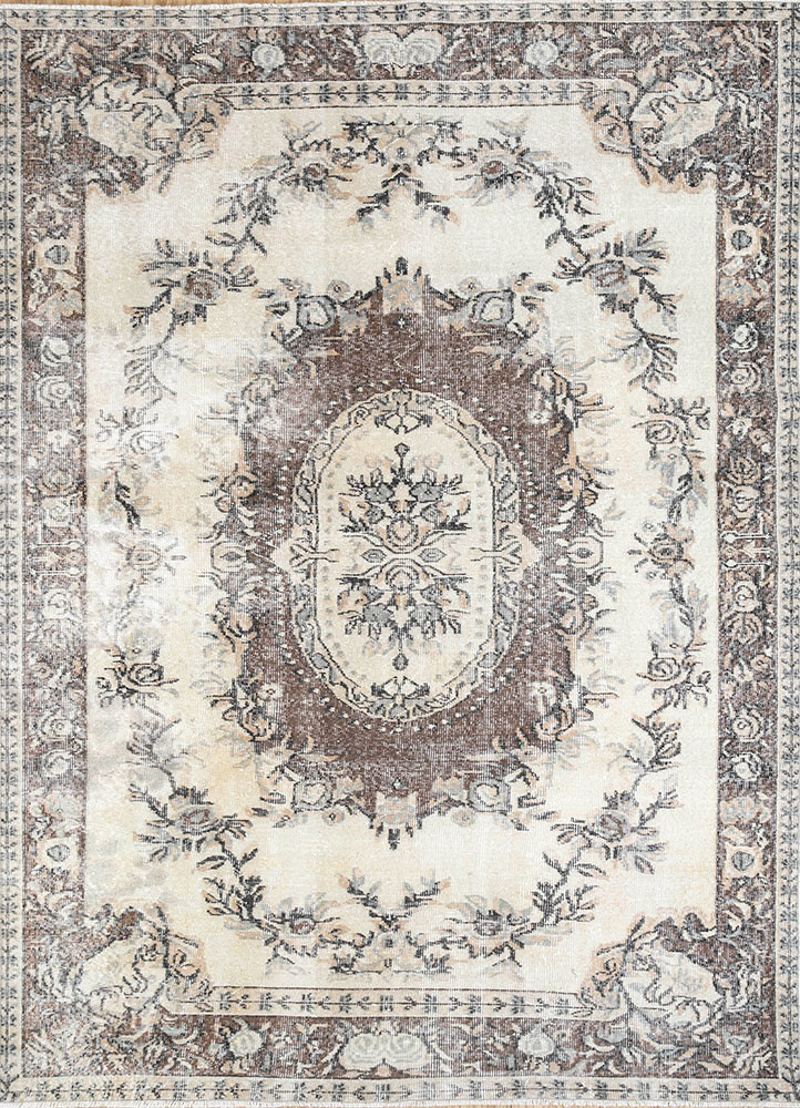 vintage beige and brown wool hand knotted Rug - HeadShot vintage beige and brown wool hand knotted Rug - HeadShot