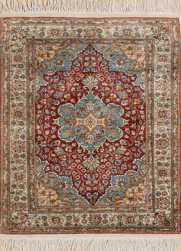 gulmarg red and orange silk hand knotted Rug - HeadShot