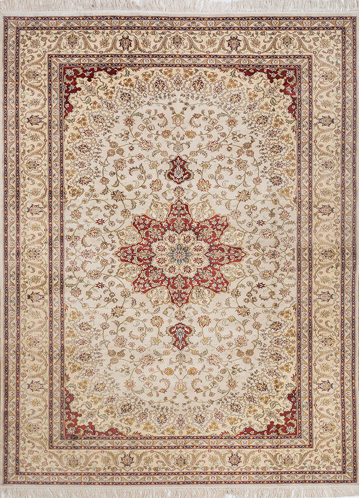 gulmarg gold silk hand knotted Rug - HeadShot