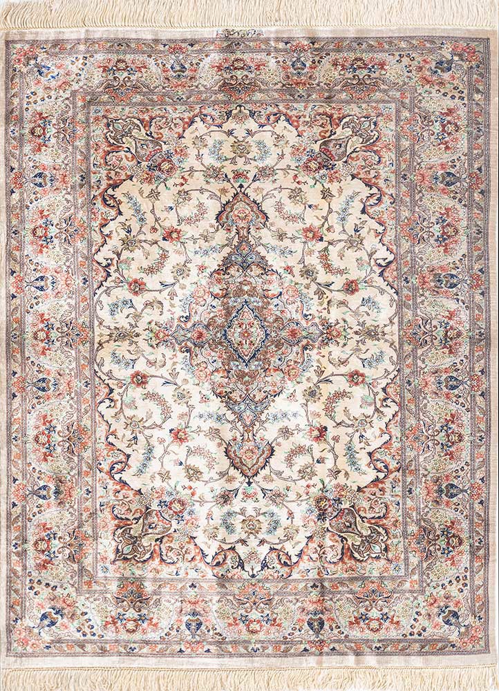 gulmarg ivory silk hand knotted Rug - HeadShot