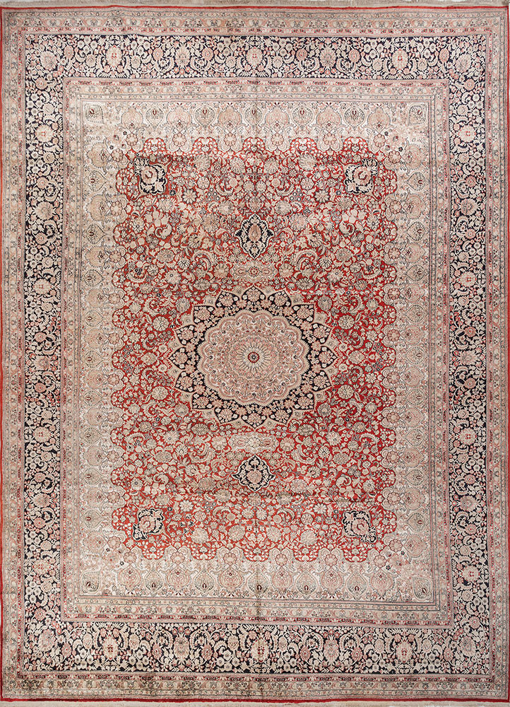 gulmarg green silk hand knotted Rug - HeadShot gulmarg green silk hand knotted Rug - HeadShot
