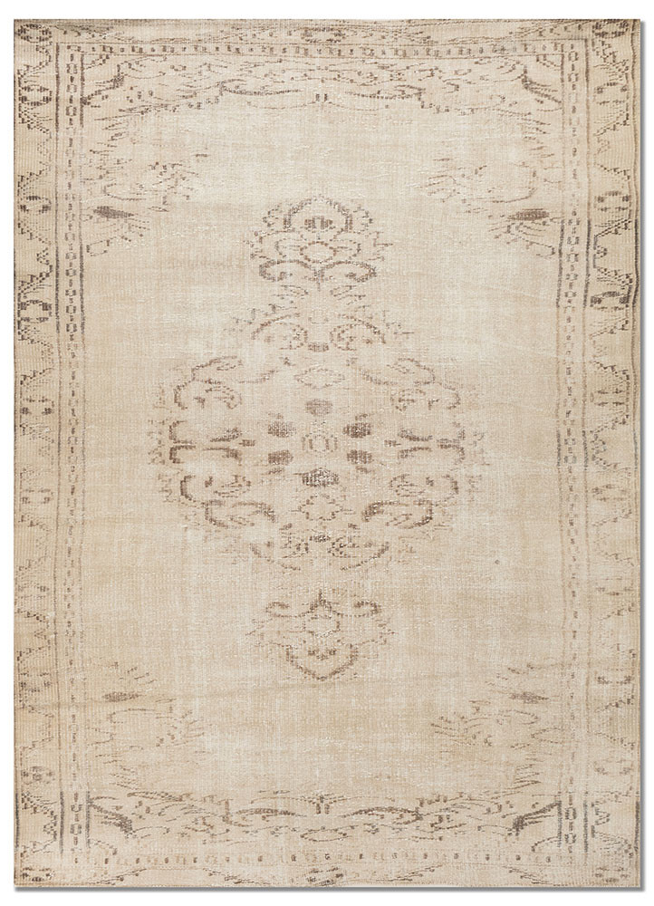 vintage green wool hand knotted Rug - HeadShot vintage green wool hand knotted Rug - HeadShot