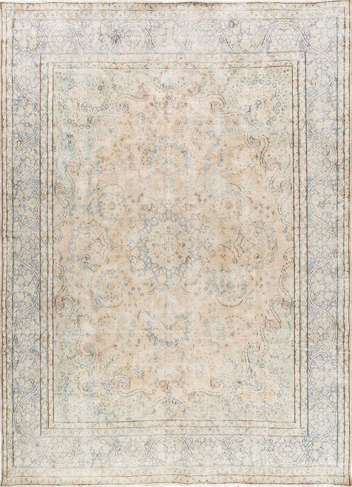 vintage ivory wool hand knotted Rug - HeadShot vintage ivory wool hand knotted Rug - HeadShot