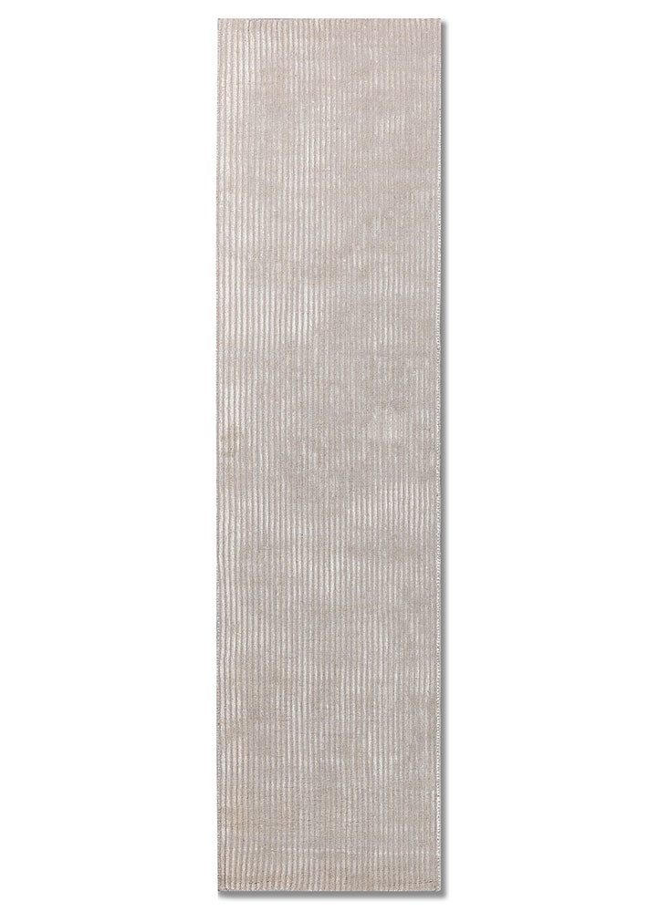 aprezo ivory wool and viscose hand loom Rug - HeadShot