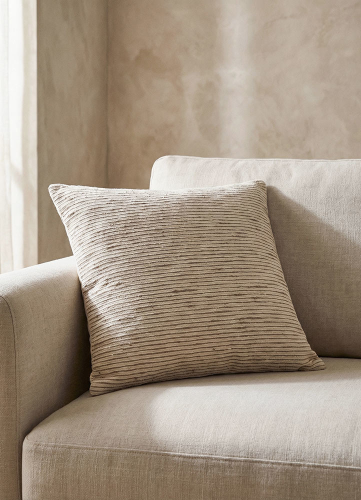 gulmarg ivory silk cushion coverHome Textile - Rander gulmarg ivory silk cushion coverHome Textile - Rander