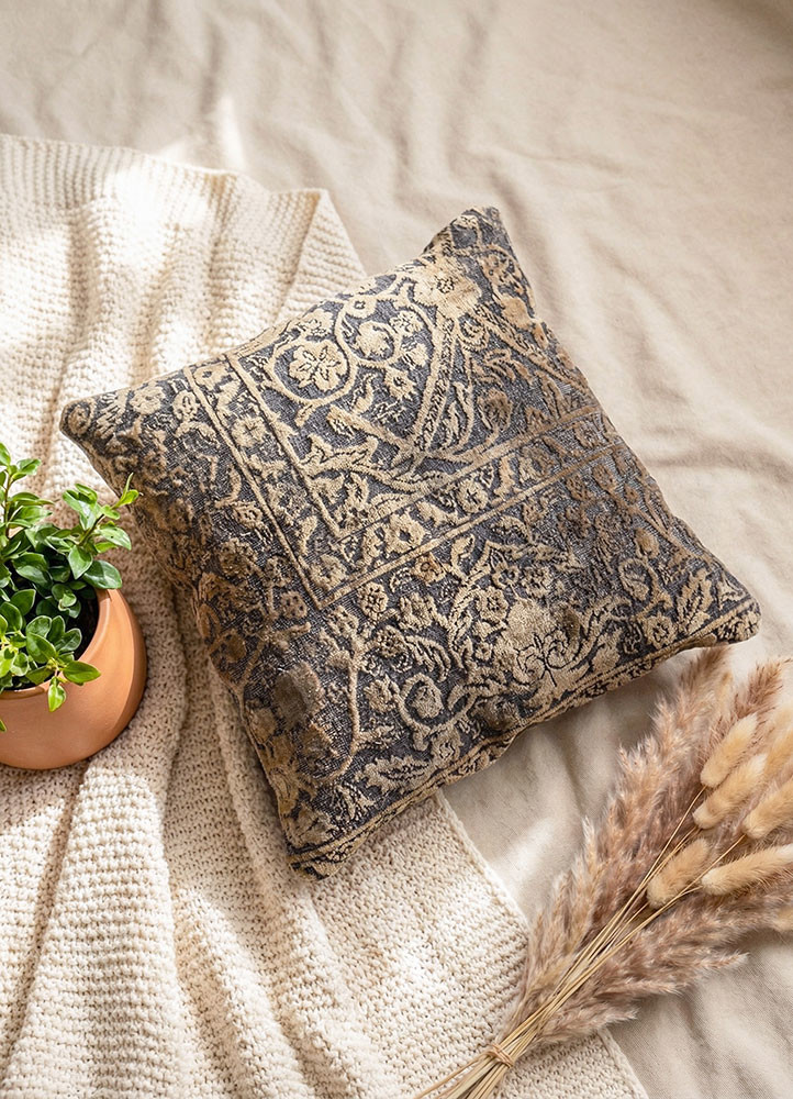 cushion grey and black wool and silk cushion coverHome Textile - Rander cushion grey and black wool and silk cushion coverHome Textile - Rander