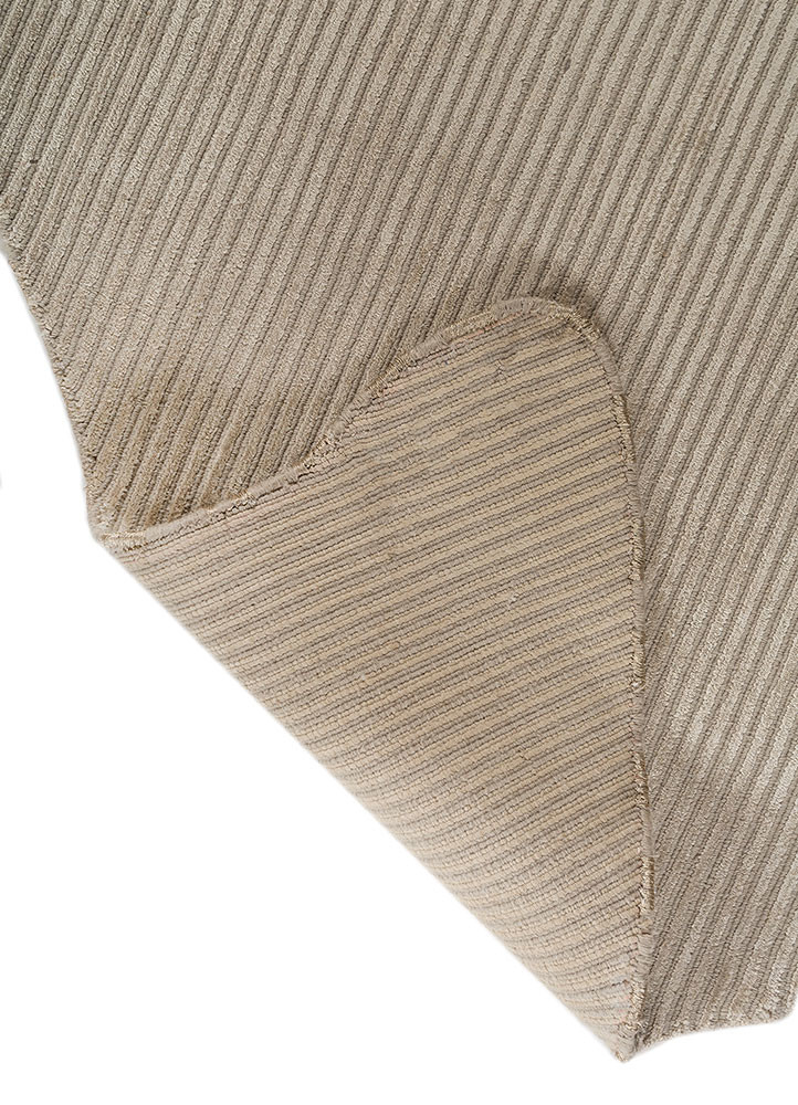 saga ivory wool and viscose hand loom Rug - Backing Shot