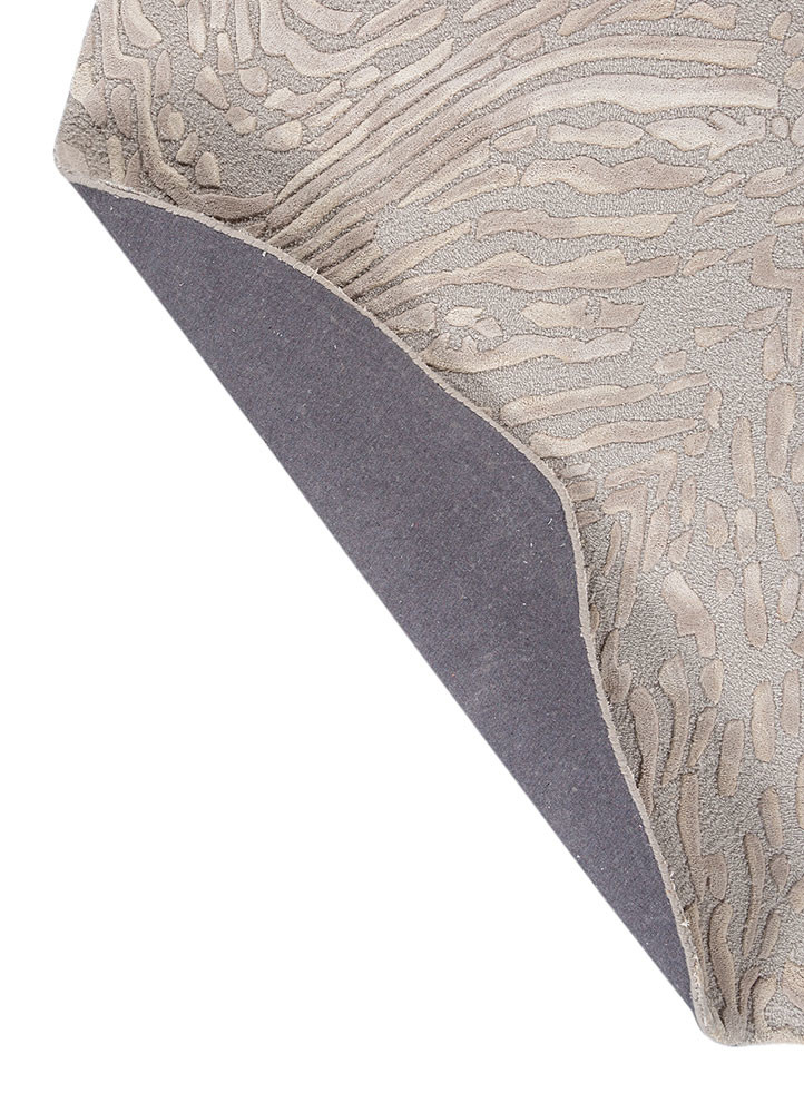 aprezo grey and black wool and viscose hand tufted Rug - Backing Shot